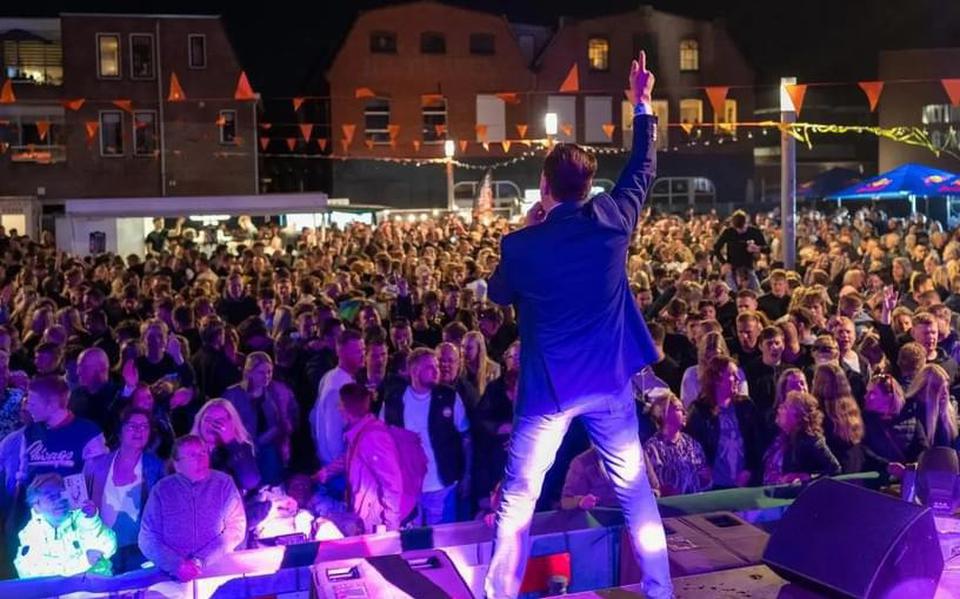 Sterren Op Het Marktplein In Winschoten Organisator Daisy Rekent