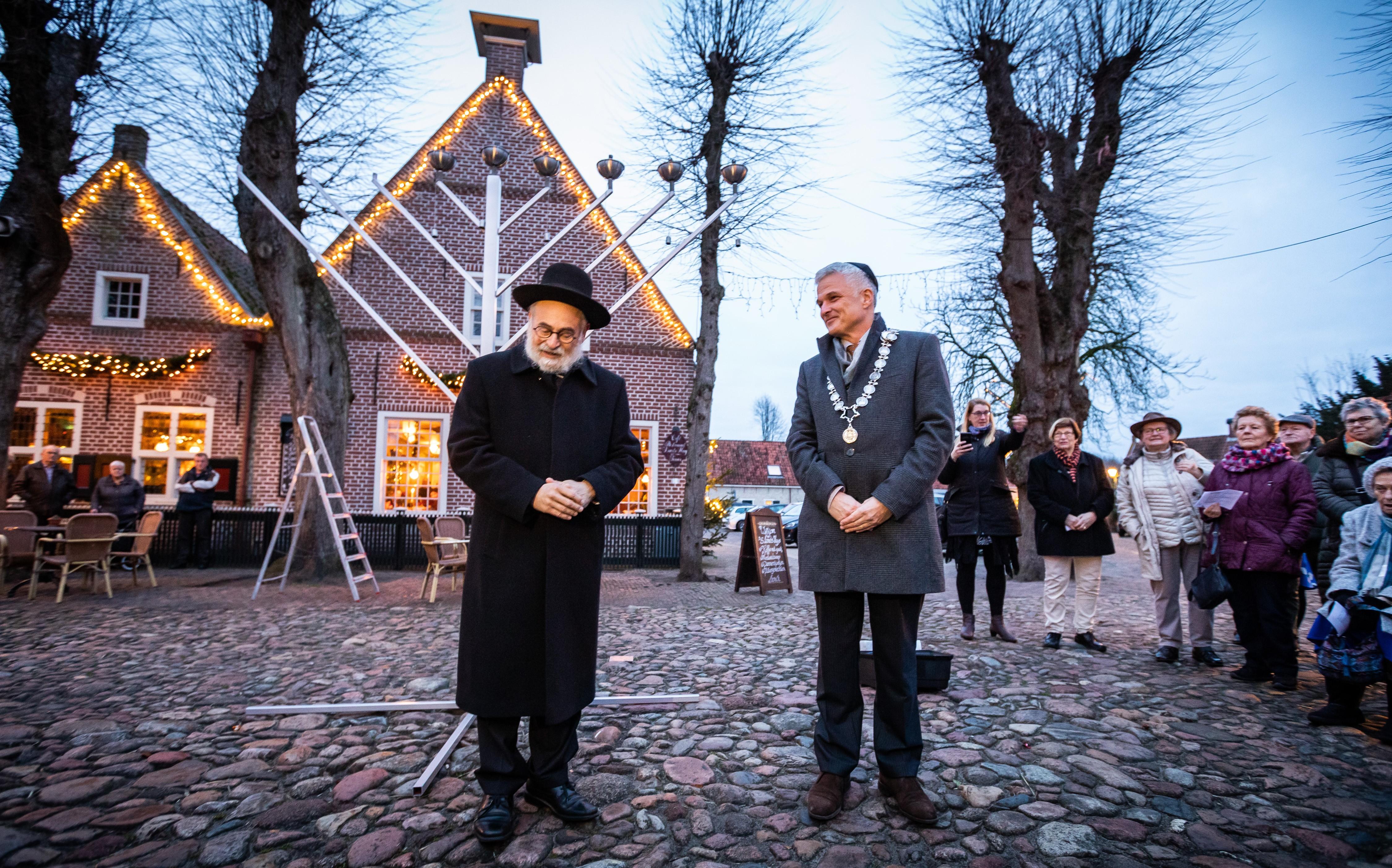 Het Joodse Feest Chanoeka Wint In Bourtange Weer Van Corona Viering Is