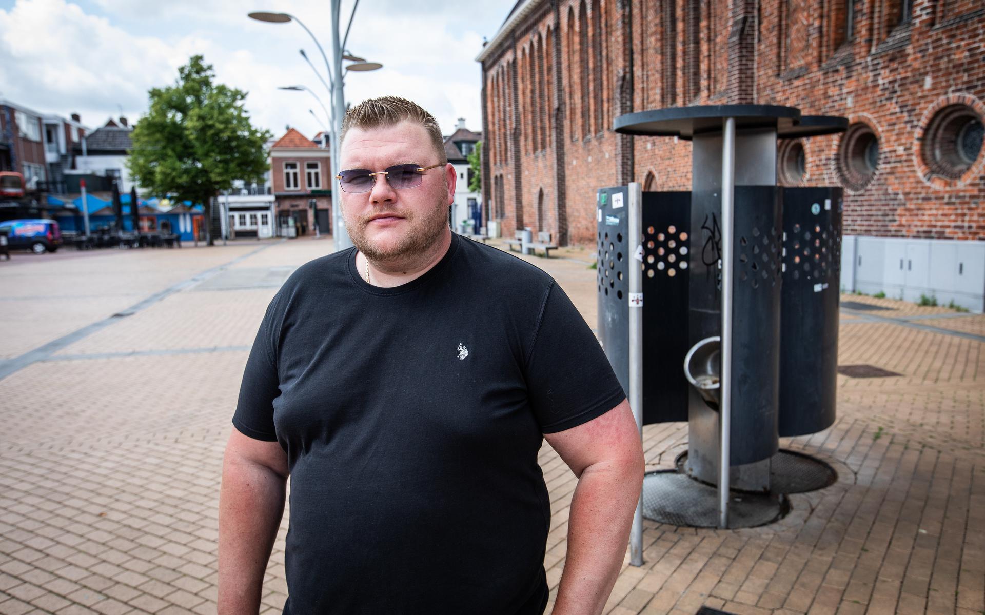 Heiko Van Caf Dommering In Winschoten Ziet Urinoir Op Marktplein