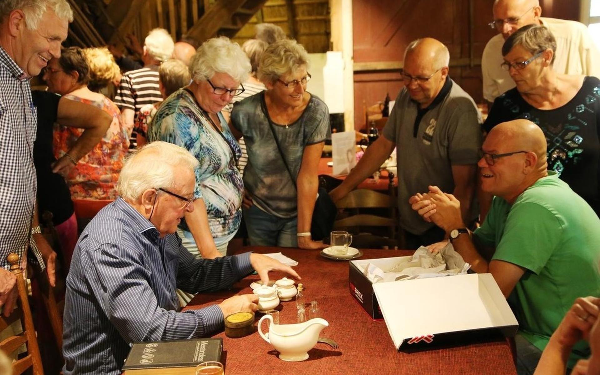 Wie of wat staat er op de foto? Historische Vereniging Havelte houdt Kiekiesdag bij De Spikerhof