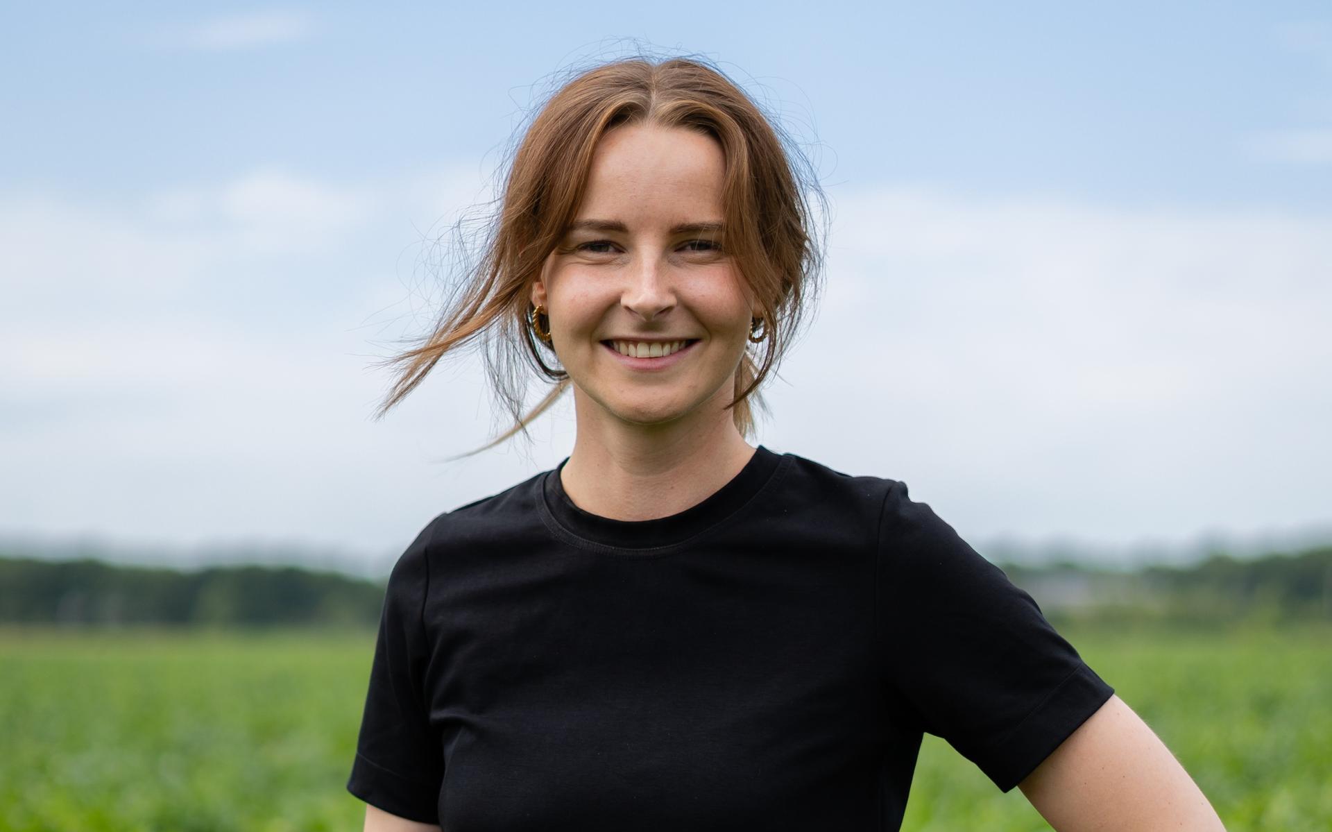Iris Bouwers uit Zuidwolde en Agnes Veld uit Eursinge zijn boerin: 'Elke dag is weer anders'
