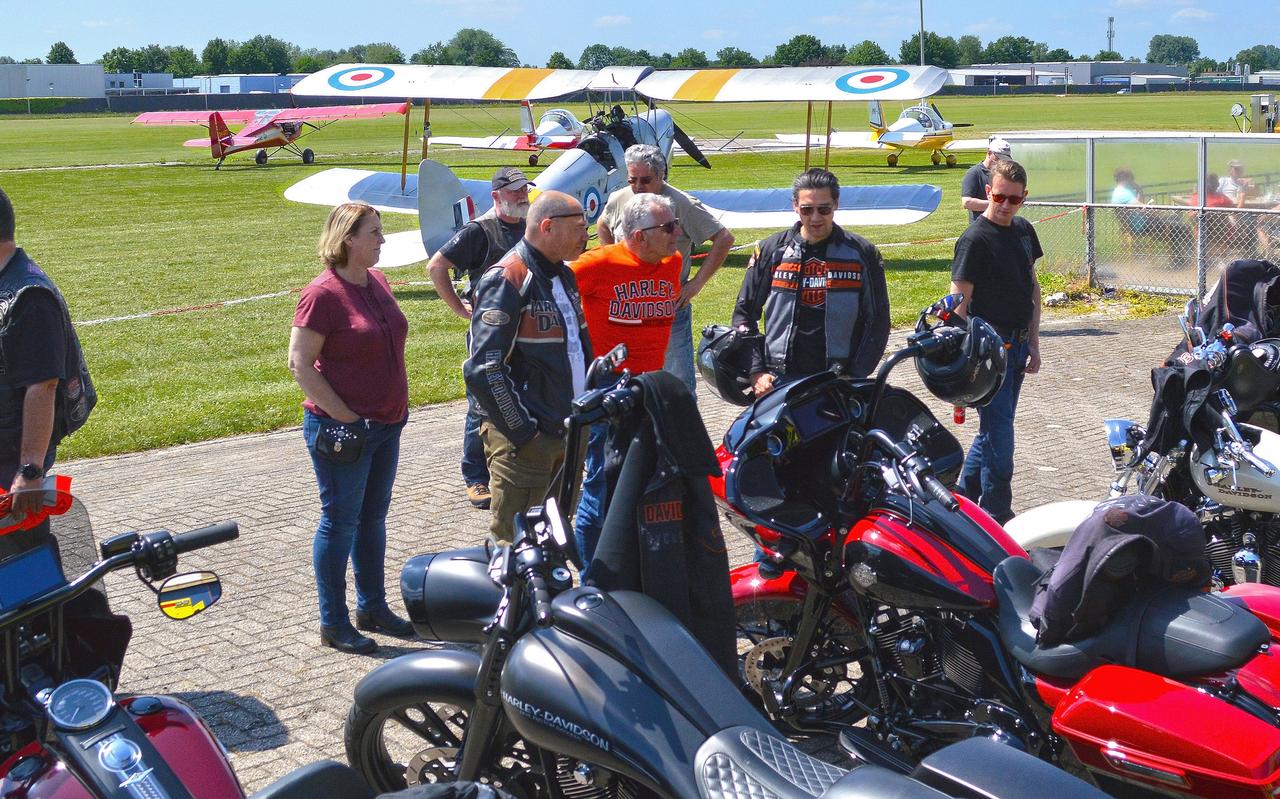 Niet alledaags bezoek voor Vliegveld Hoogeveen. Niet alledaags bezoek voor Vliegveld Hoogeveen.