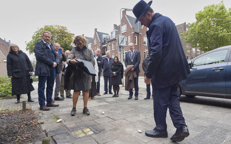 Nieuwe Stolpersteine Onthuld In Hoogeveen Een Mens Is Pas Vergeten Als