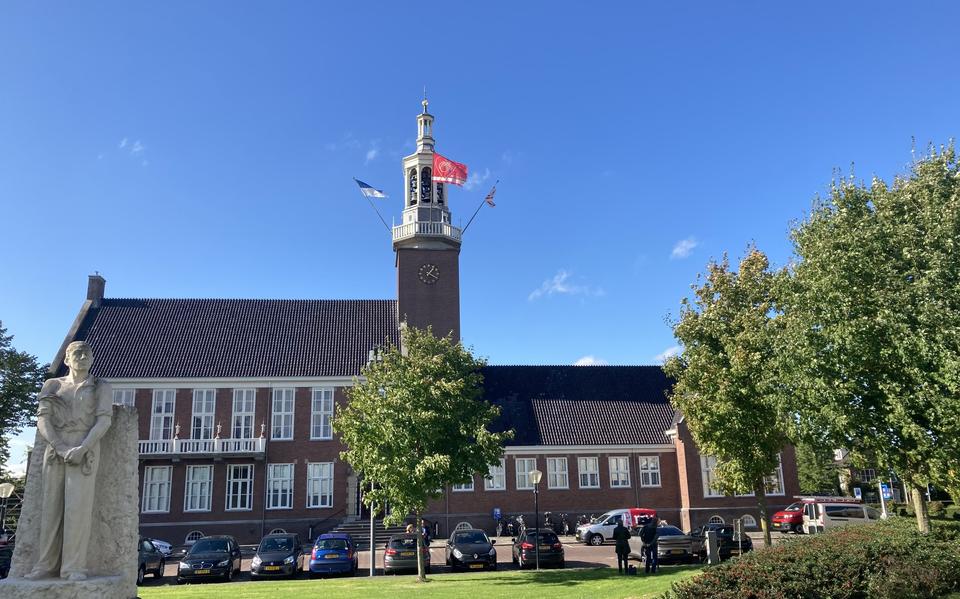 Het raadhuis van Hoogeveen.
