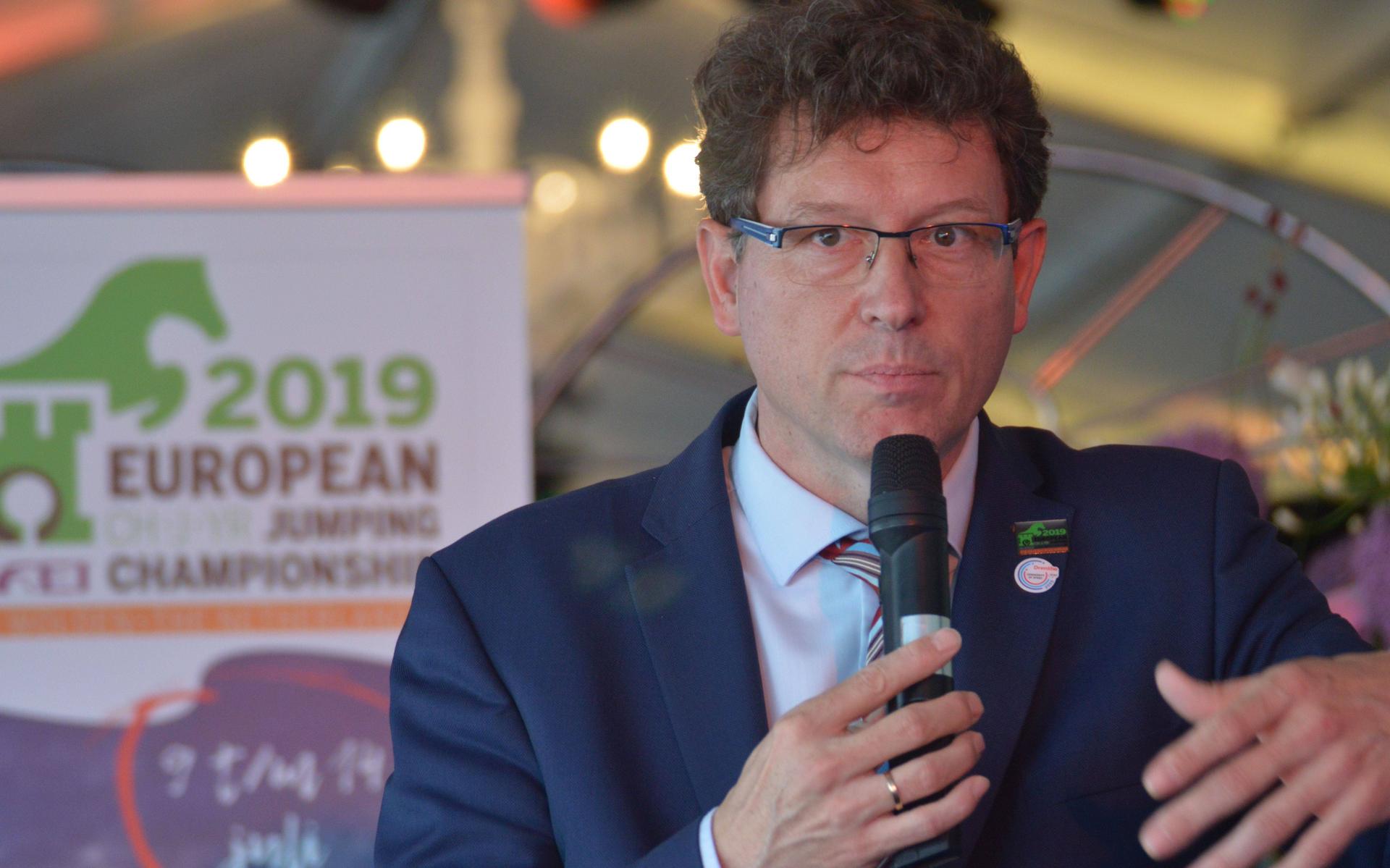 Burgemeester Roger de Groot verkast na negen jaar naar de gemeente Noordoostpolder: ‘Media uit de he