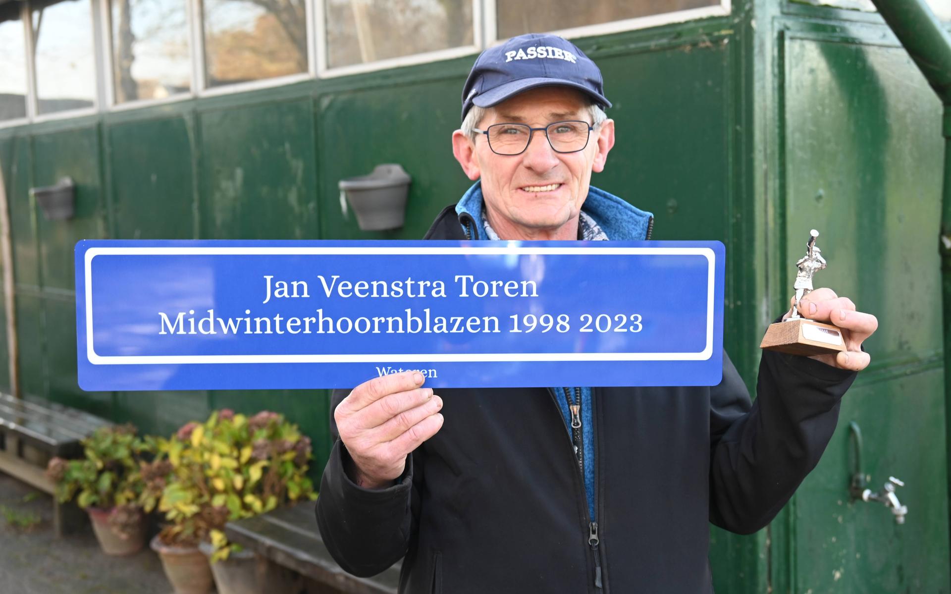 Jan Veenstra grote motor achter midwinterhoornblazen rond Zorgvlied, zelfs de jeugd gaat overstag
