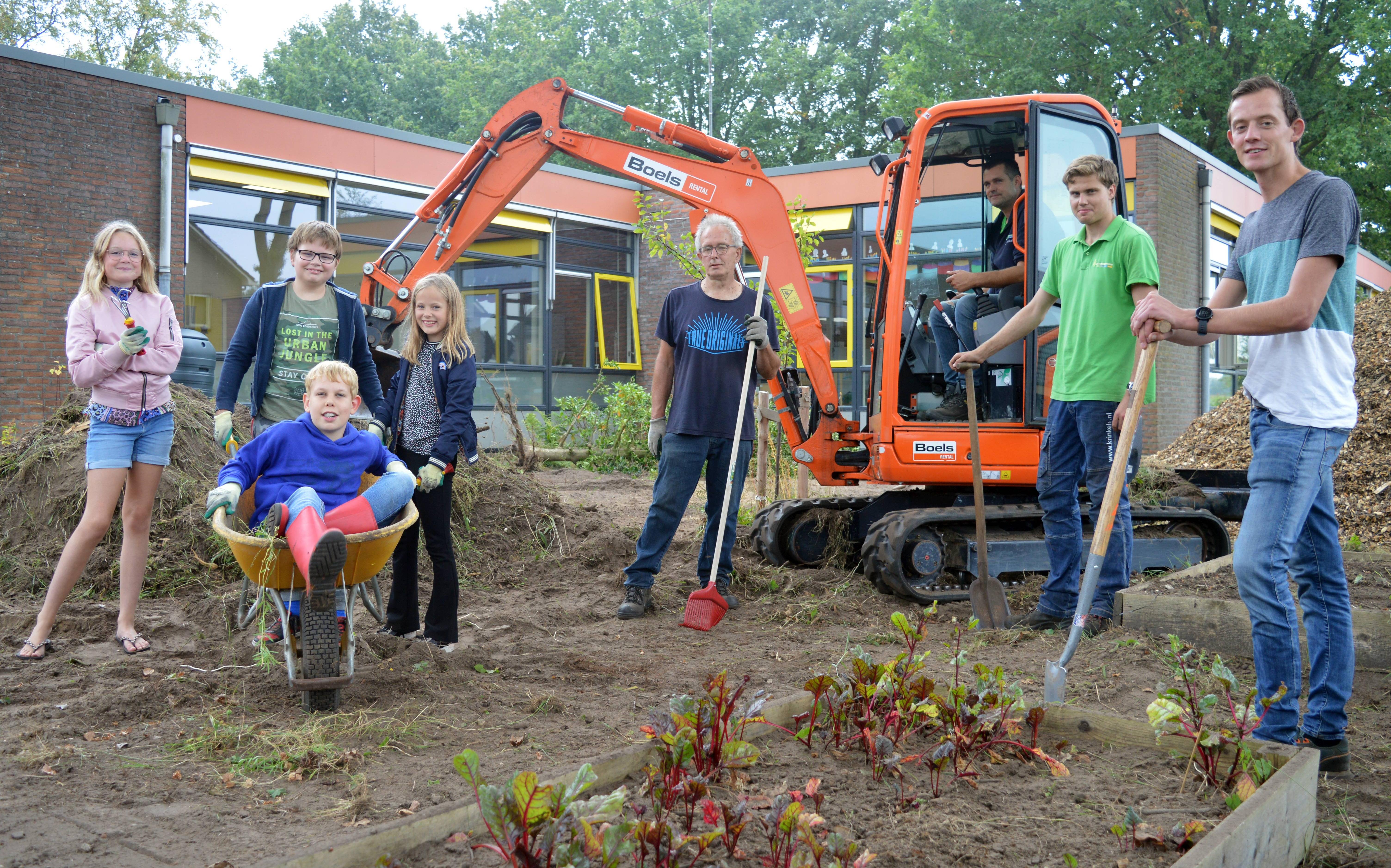 Tuin van Het Veldboeket ligt overhoop, maar dankzij Krinkels Zuidwolde wordt het een oase rond de ba