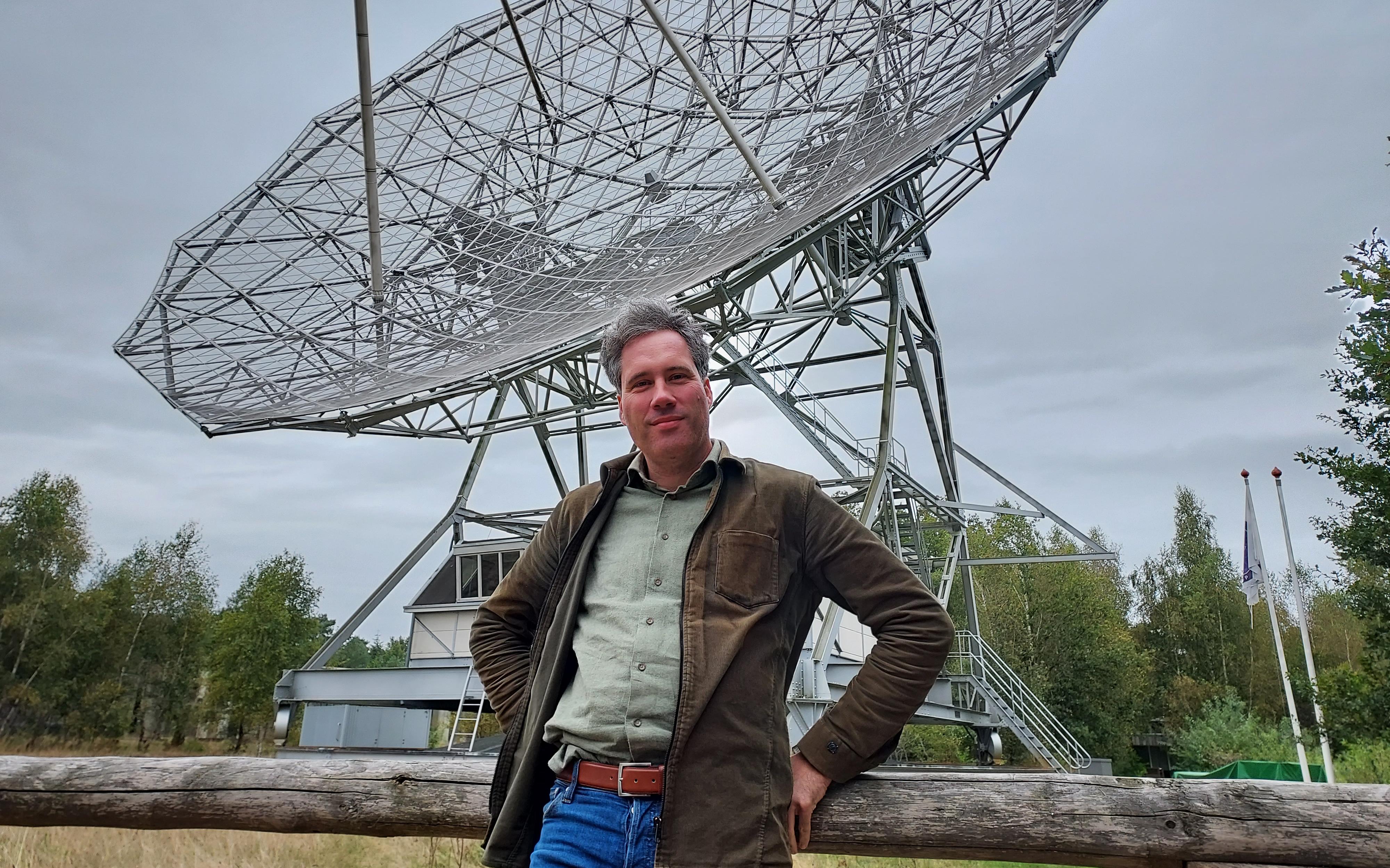 Koekeloeren naar de grootsheid van het heelal. Onderzoeksinstituut Astron in Dwingeloo kijkt al 75 j