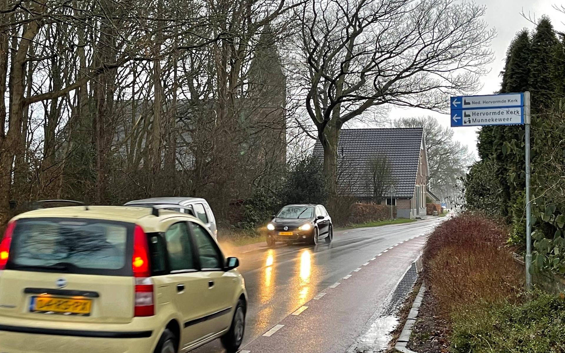 De weg door Blijdenstein levert door te hoge snelheden het nodige gevaar op.