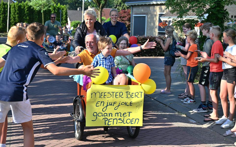 Meester Bert Hilferink uit Zuidwolde gaat na 44 jaar met pensioen: ‘de kinderen, die zijn alles voor