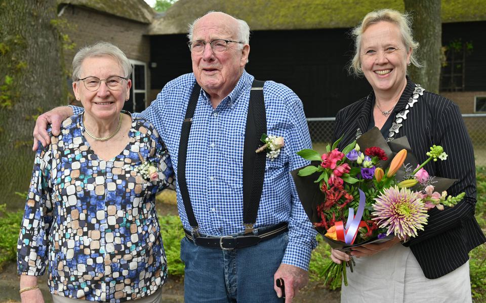 Frens en Aaltje van Egten vierden donderdag een mooi feest vanwege hun 65-jarig huwelijksjubileum.