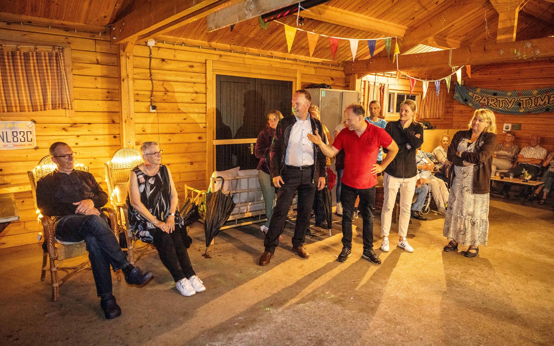 Arie en Gerda Kuipers nemen afscheid van camping Padjelanta in Vledder - Dagblad van het Noorden