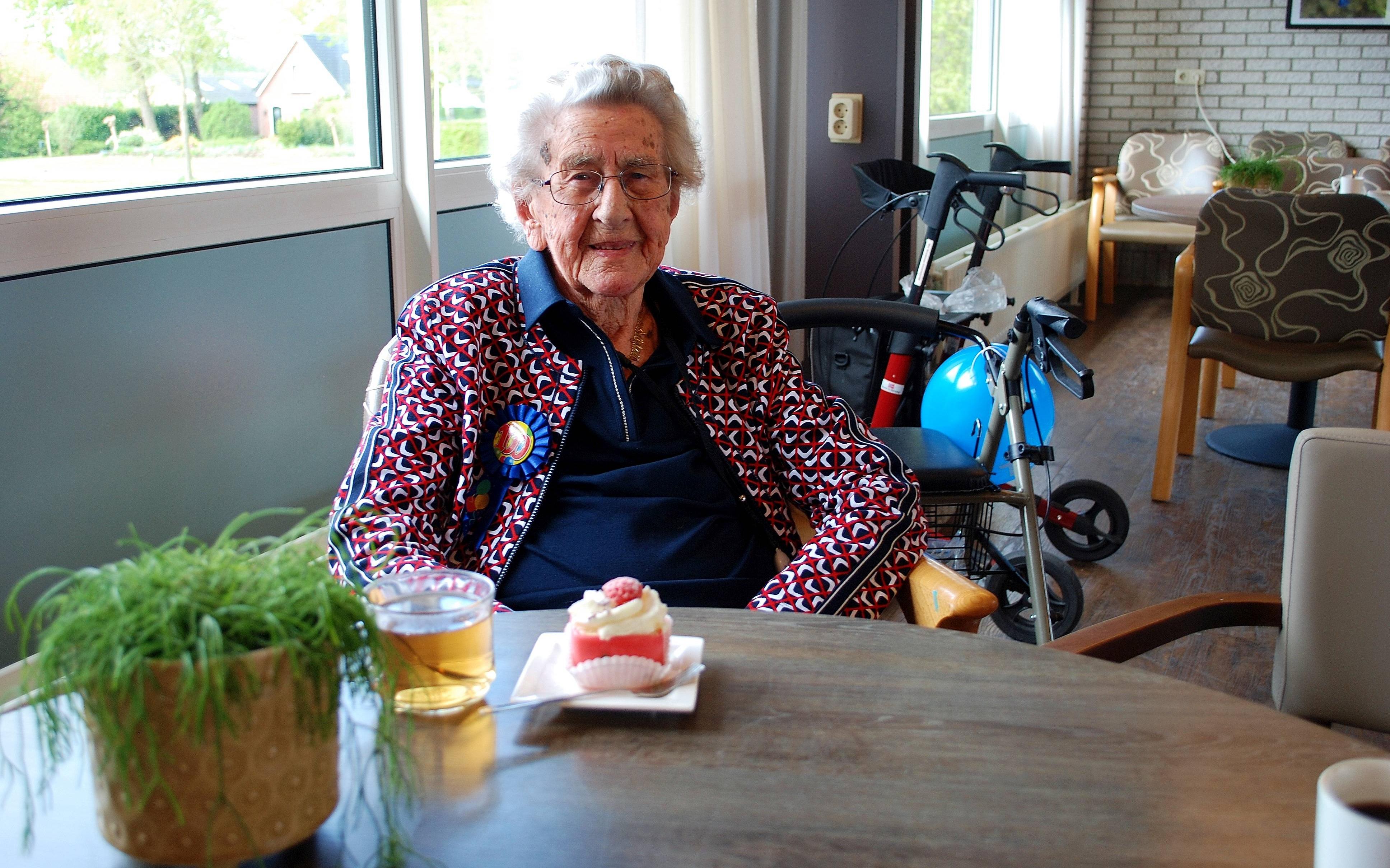Elizabeth Stapel-Meester uit de Wijk is 100 jaar geworden. Hoe? 'Gezond leven, niet roken en veel be