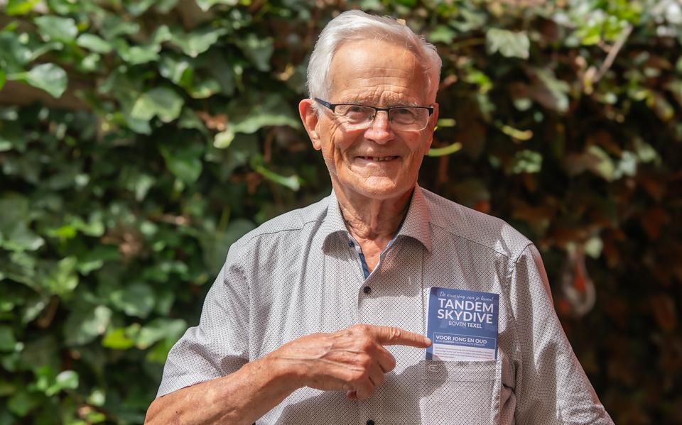 Gerben Offringa (92) uit Meppel waagde de sprong van drie kilometer.