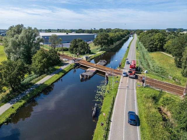 Draaibrug in Meppel wacht na zeven jaar opnieuw een grote renovatie: gevolgen voor treinverkeer nog 