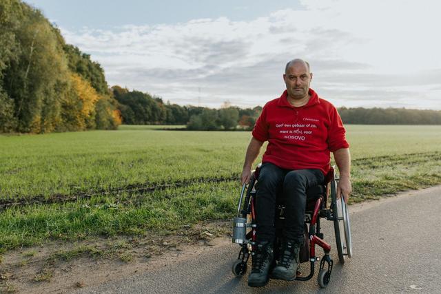 Rolstoeler Christiaan zoekt gastgezinnen in Meppel tijdens zijn sponsortocht van 250 kilometer voor 