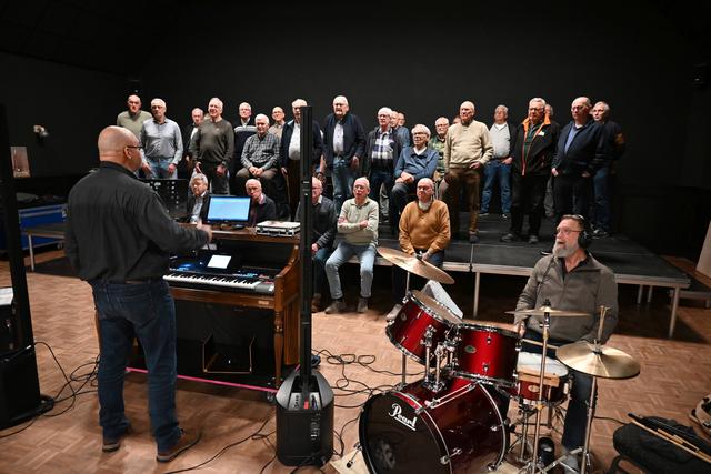 Piratenkoor ’t Zwarte Gat uit Zuidwolde trapt jubileumjaar af met speciaal concert en twintig ijzere