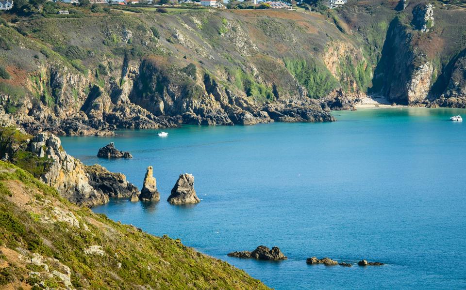 Vanaf Eelde naar eilandleven: ontdek Guernsey met Sunair Vakanties