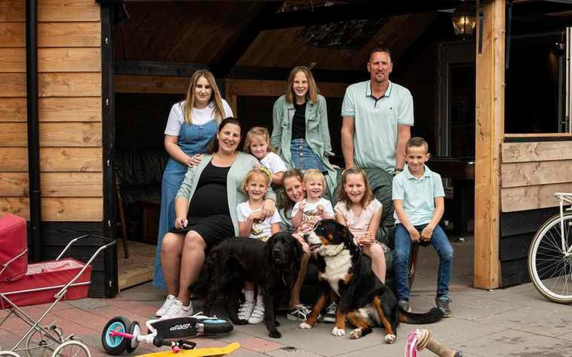 Familie Jelies uit Een Huis Vol maakt 'droom' waar. Gezin uit Tollebeek emigreert naar Spanje