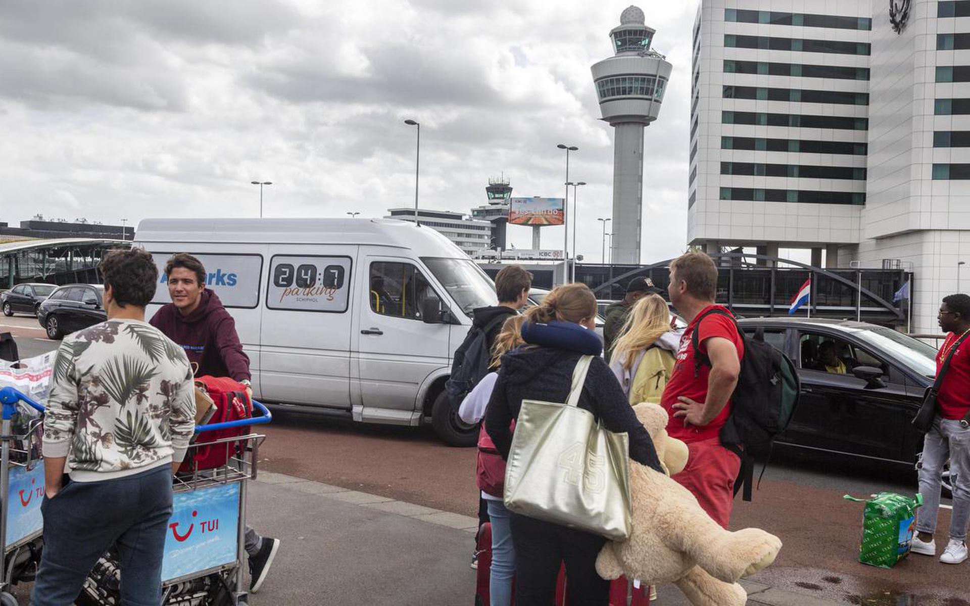 ANWB Verwacht Vrijdag Ernstige Verkeershinder Rond Schiphol - Dagblad ...