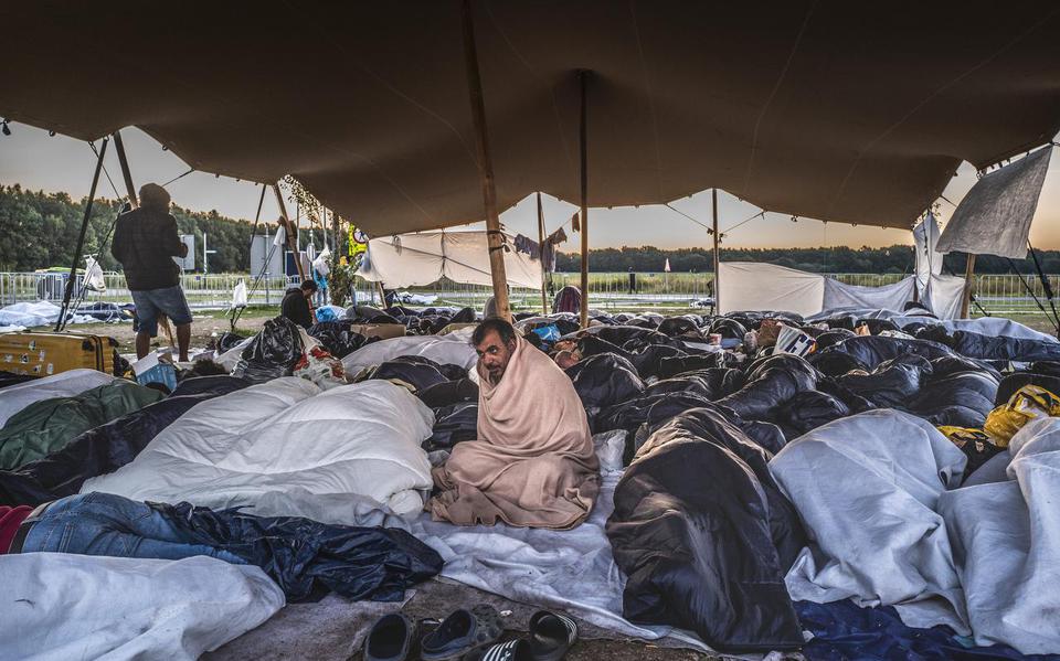 Vorige zomer sliepen honderden asielzoekers buiten voor het aanmeldcentrum in Ter Apel. Omdat structurele oplossingen uitblijven, wordt gevreesd voor een nieuwe asielcrisis dit jaar.