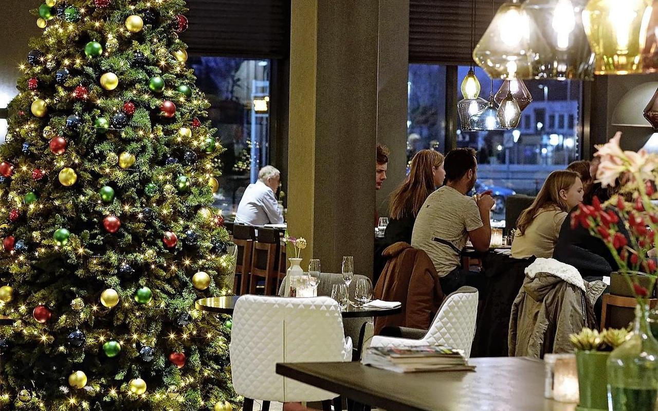 Oer-Hollandse traditie: het kerstdiner bij Van der Valk, zoals hier in de vestiging in Nijmegen. Oer-Hollandse traditie: het kerstdiner bij Van der Valk, zoals hier in de vestiging in Nijmegen.