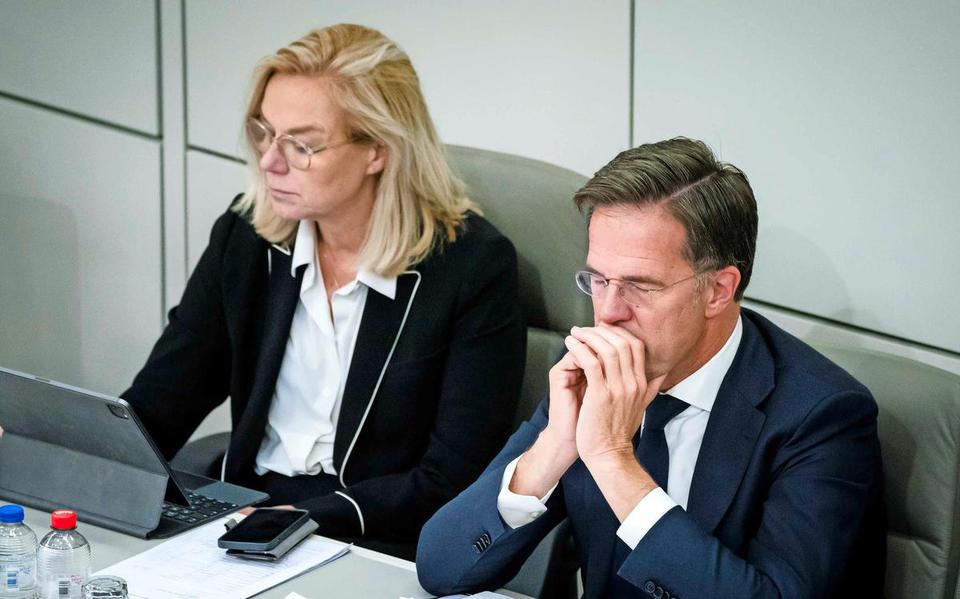 Sigrid Kaag, minister van Financien en premier Mark Rutte tijdens de Algemene Politieke Beschouwingen in de Eerste Kamer.