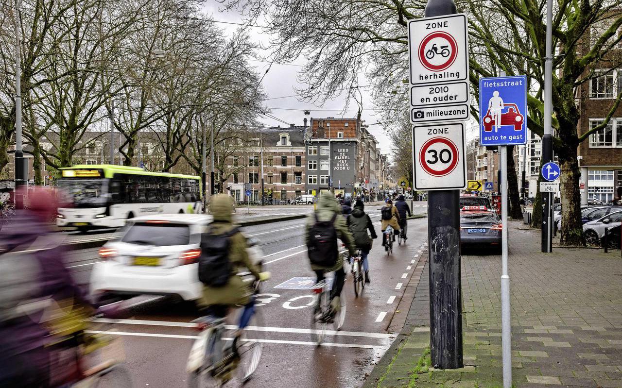 Twee derde van de Amsterdammers voelt zich niet veilig in het verkeer.