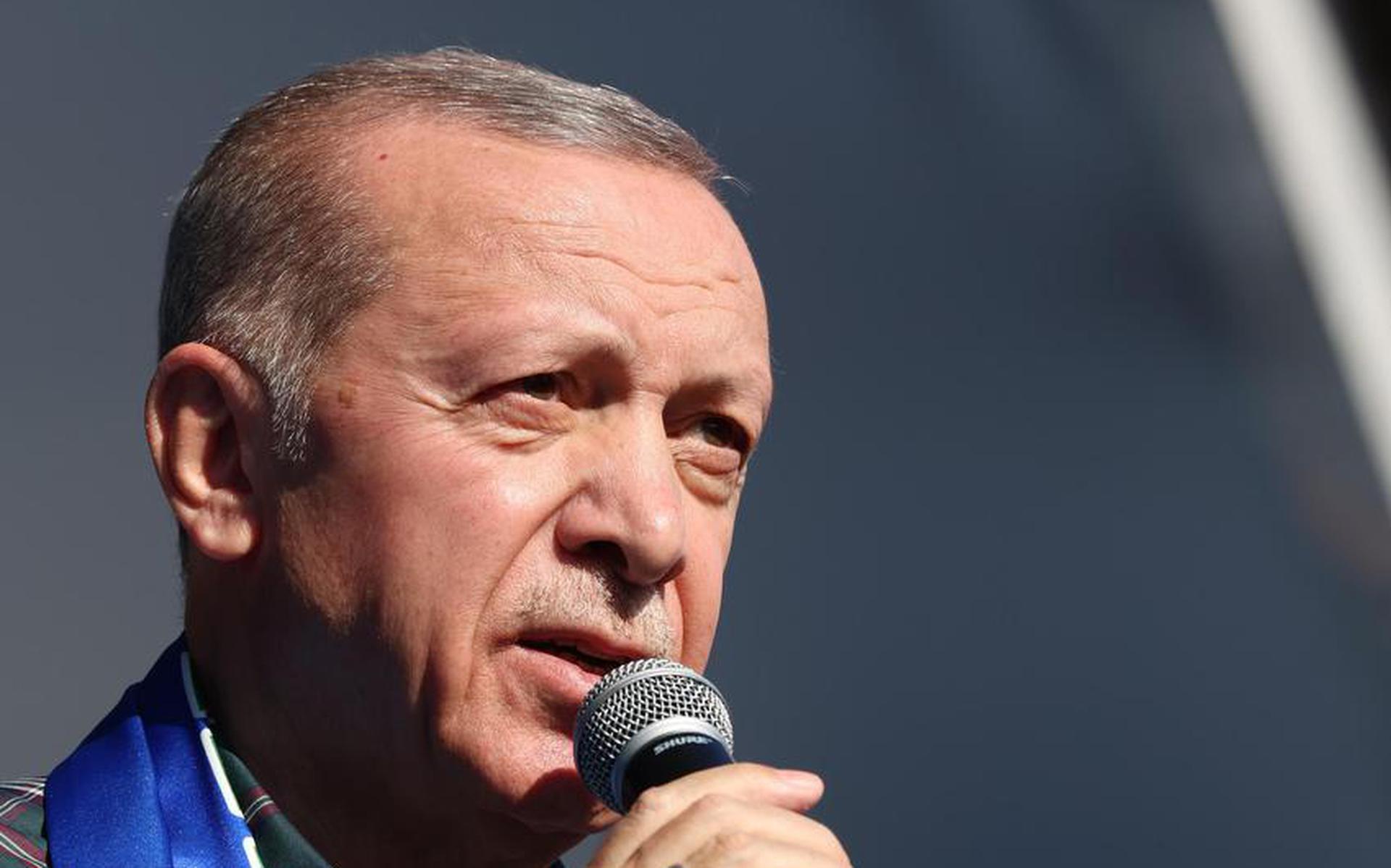 President Erdogan leunt zwaar op de Turkse stem in Europa bij de nek-aan-nek race met Kilicdaroglu.
