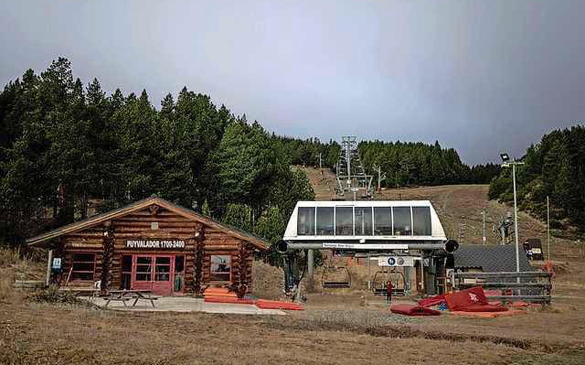 Het skiresort van Puyvalador in de Franse Pyreneeën balanceert op het randje van het faillissement en bleef de hele winter gesloten.