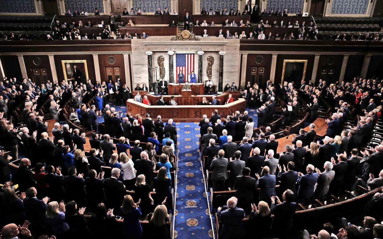De Oekraïense president Volodimir Zelenski kreeg maar liefst achttien staande ovaties tijdens zijn toespraak tot het Amerikaanse Congres.