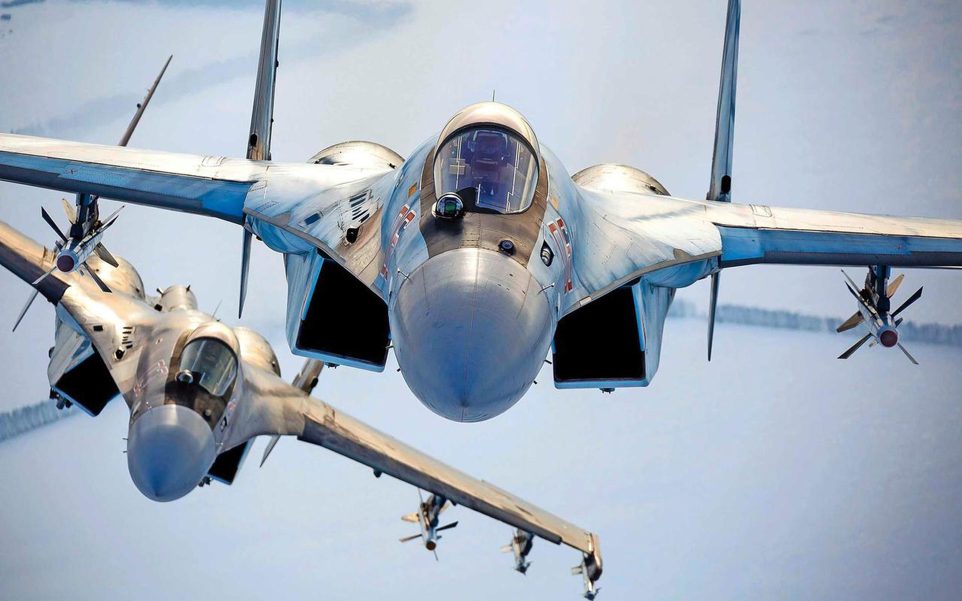 Deze Su-35 jets zijn geschikt om – met de snelheid van het geluid – de zweefbommen vanaf tien kilometer hoogte te lanceren.