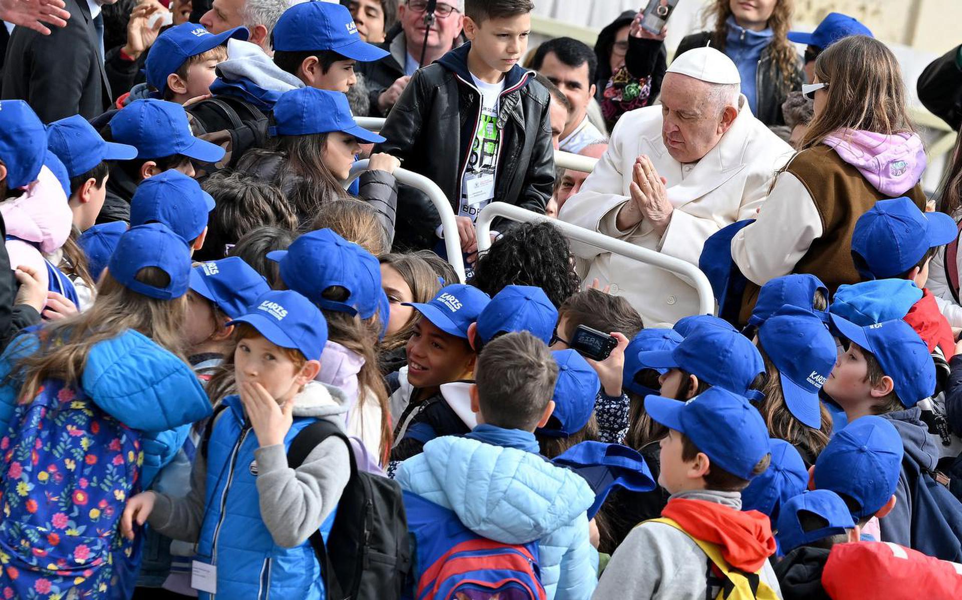 Paus Franciscus hield woensdag nog zijn wekelijkse audiëntie op het Sint-Pietersplein.