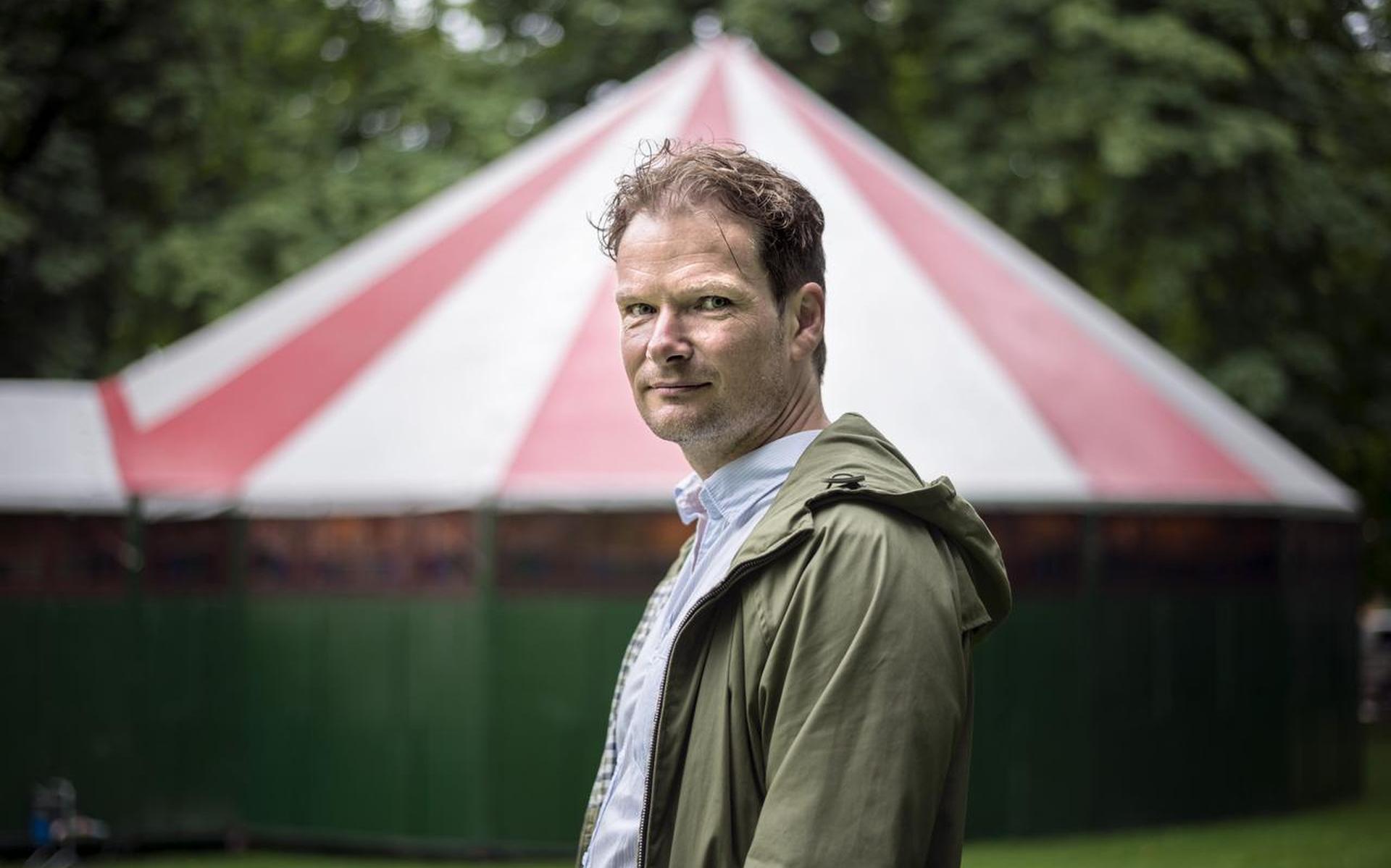 Stefan Nieuwenhuis, normaal in het Noorderplantsoen, nu te gast in het Grand Theatre .