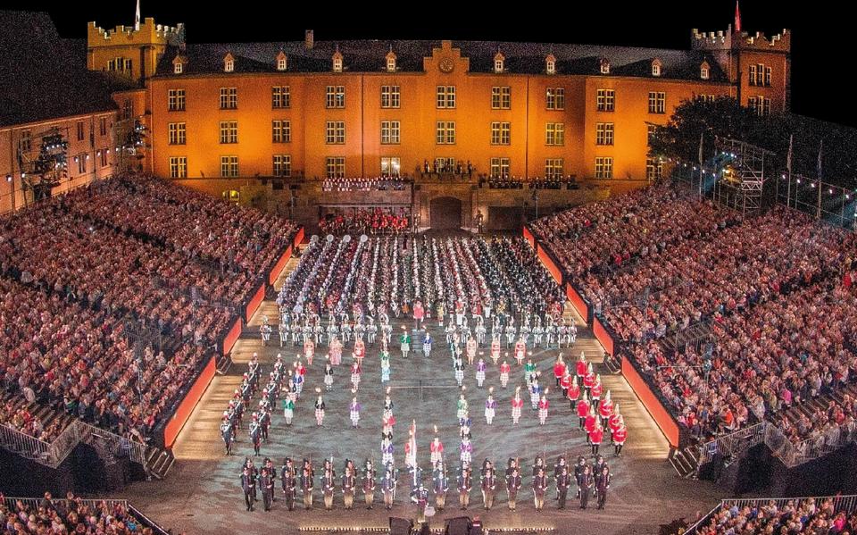 Crescendo geeft elf shows in Bazel.