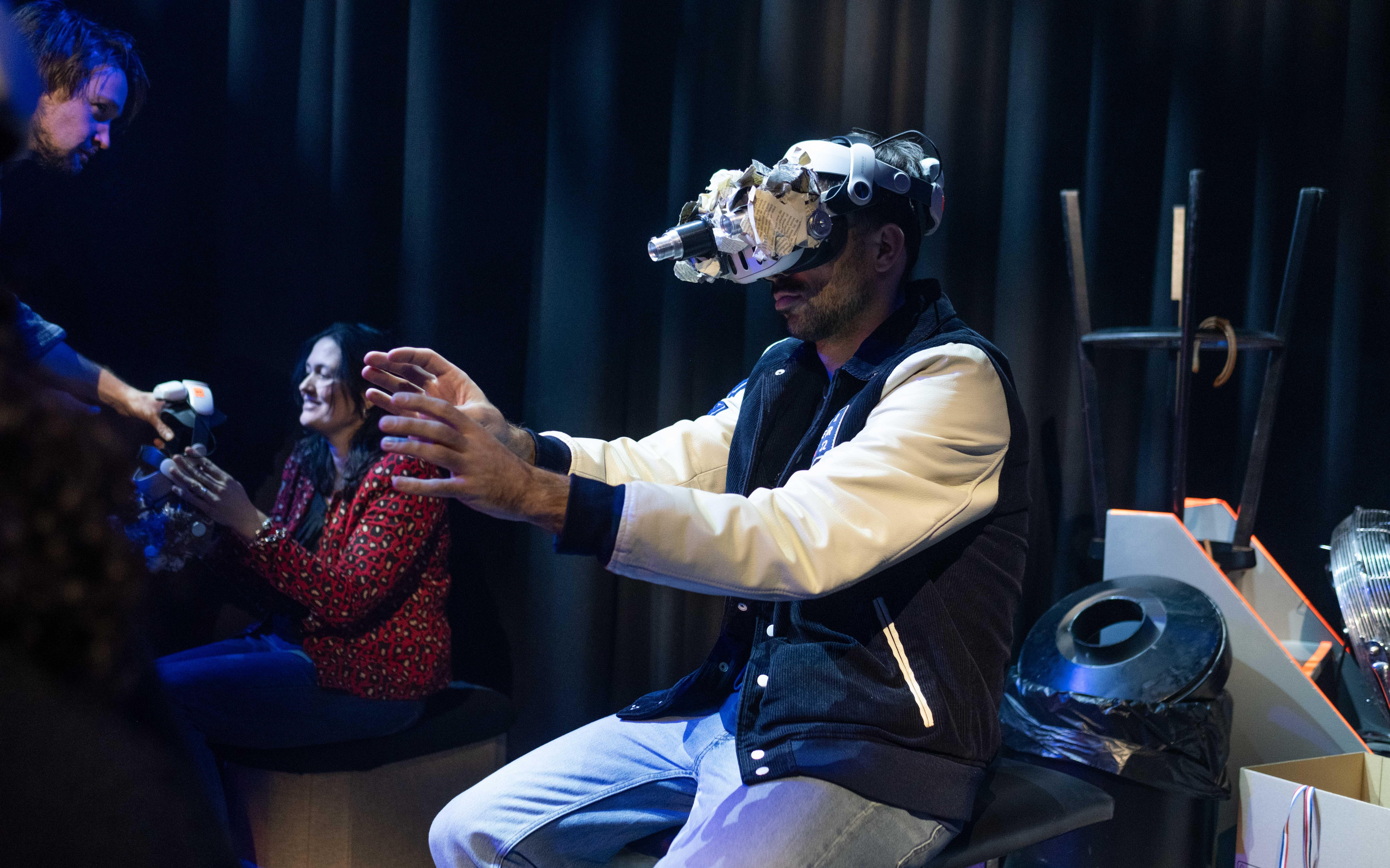 Verdwenen in een virtuele wereld: dit is het theater van de toekomst. 