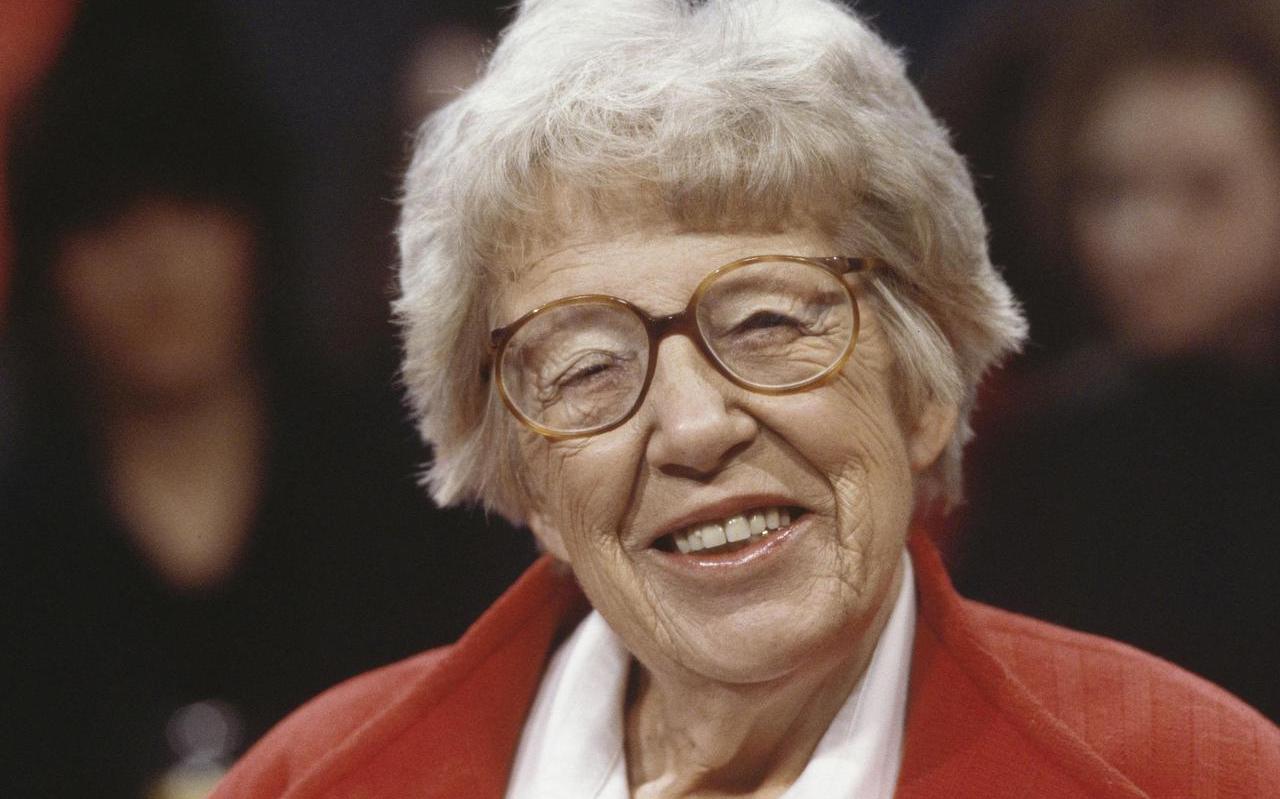 Annie M.G. Schmidt introduceerde de bekendste buurkinderen van Nederland. Annie M.G. Schmidt introduceerde de bekendste buurkinderen van Nederland.