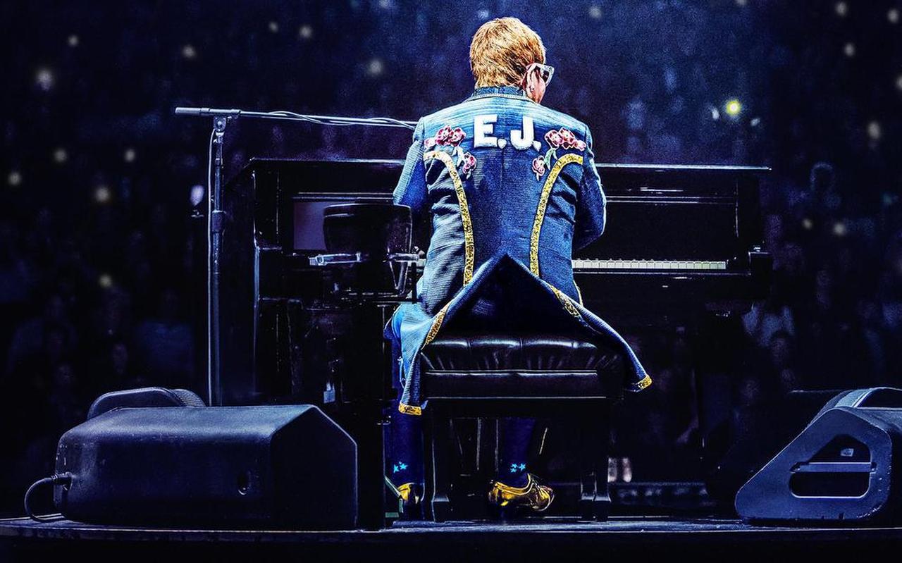 Elton John is al 4 jaar met zijn show onderweg, minus de pandemie en een heupoperatie. Elton John is al 4 jaar met zijn show onderweg, minus de pandemie en een heupoperatie.