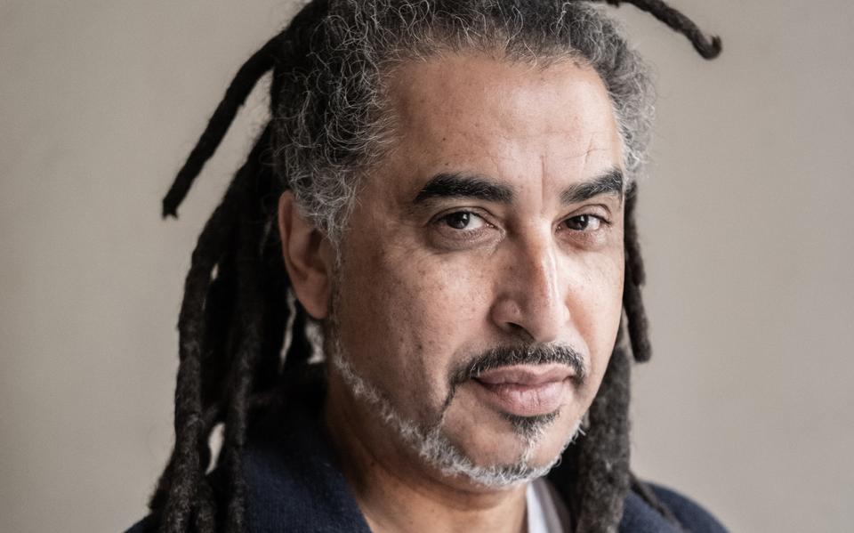 Regisseur Chokri Ben Chikha: 'Ons stuk is rauwer geworden, omdat de realiteit rauwer is.'