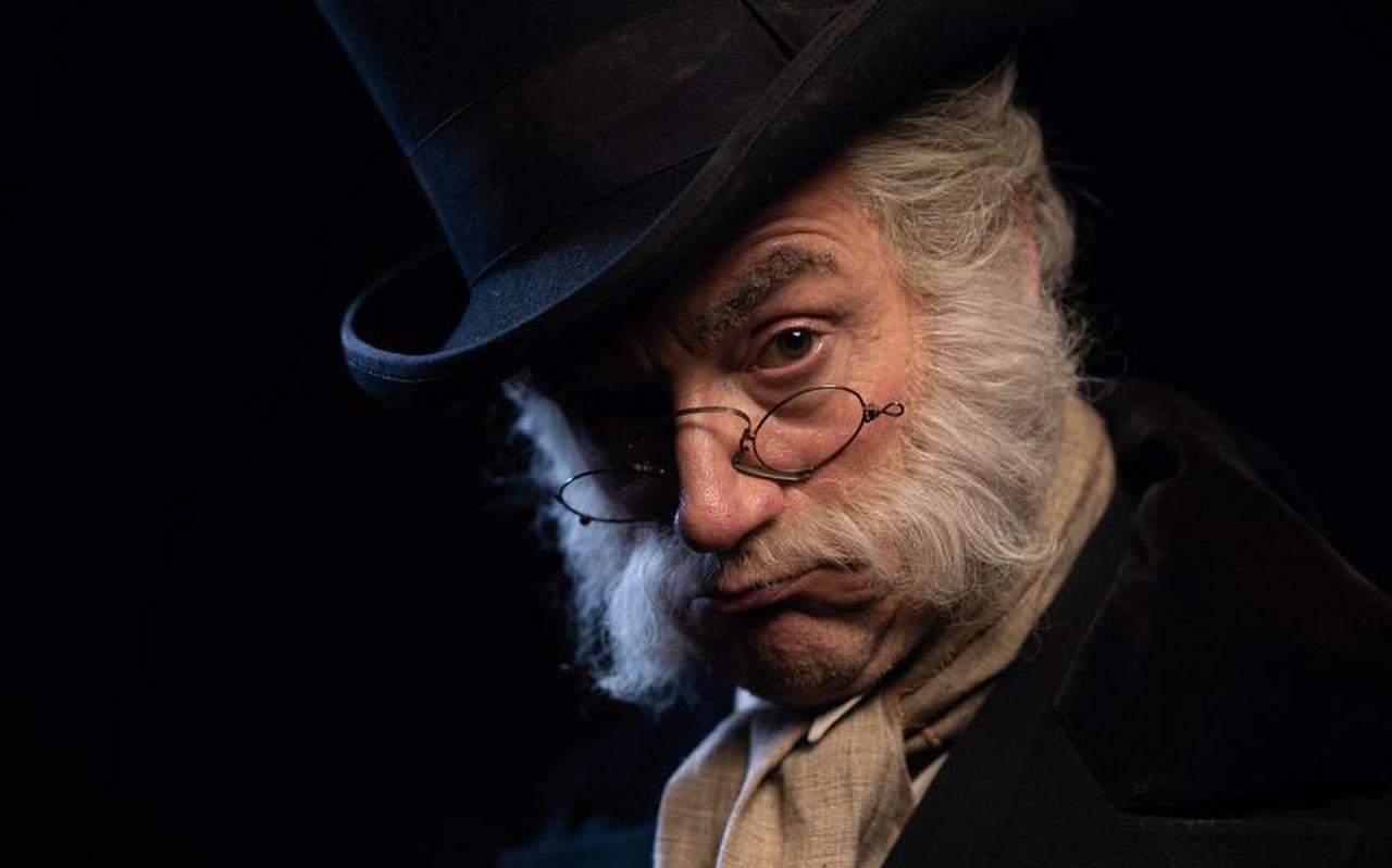Scrooge-vertolker Paul Groot: „Ik zie altijd wel de komische mogelijkheden.” Scrooge-vertolker Paul Groot: „Ik zie altijd wel de komische mogelijkheden.”
