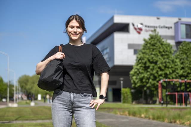 Meike (18) uit Assen strijdt met het LAKS om centraal examen minder mee te laten wegen. ‘Laatste paa