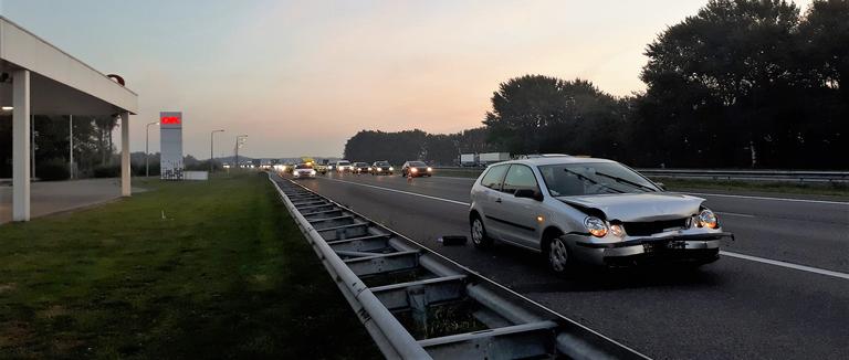 Half uur vertraging op A1 van Oldenzaal richting Almelo door ongeval. Half uur vertraging op A1 van Oldenzaal richting Almelo door ongeval.