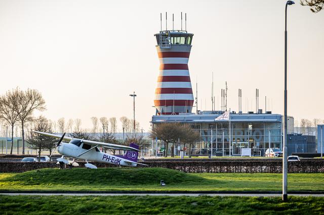 Ongeneeslijk zieke man (64) uit Hoogeveen veroordeeld voor poging drugssmokkel met privévliegtuig. ‘