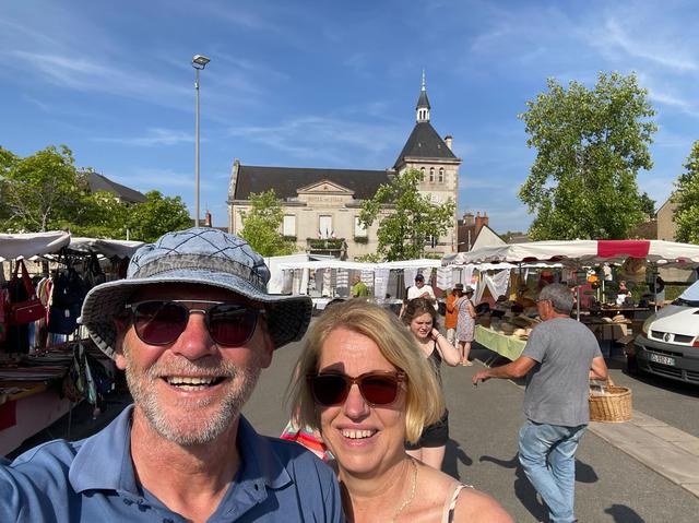 In Frankrijk is het 40 graden. Wim en Jenny uit Ruinen: ‘Te warm om te fietsen’