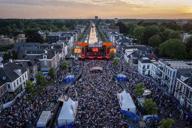 Koninklijke Militaire Kapel ‘Johan Willem Friso’ viert 50 jaar TT Festival met bekende artiesten