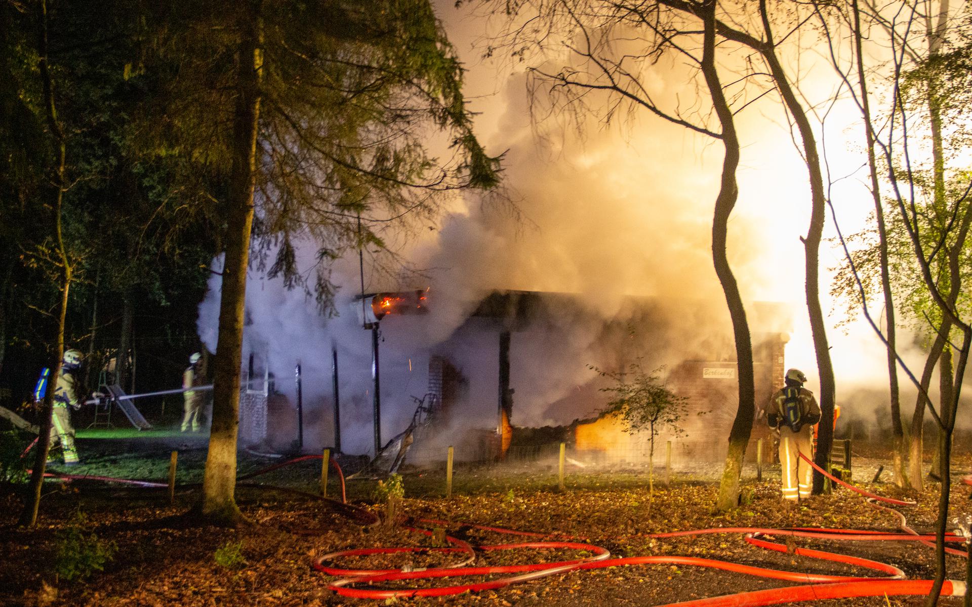 Forse rookontwikkeling bij brand in vakantiebungalow in Schoonoord.