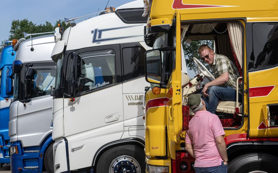 Roel van der Heide maakt even een praatje met een belangstellende.