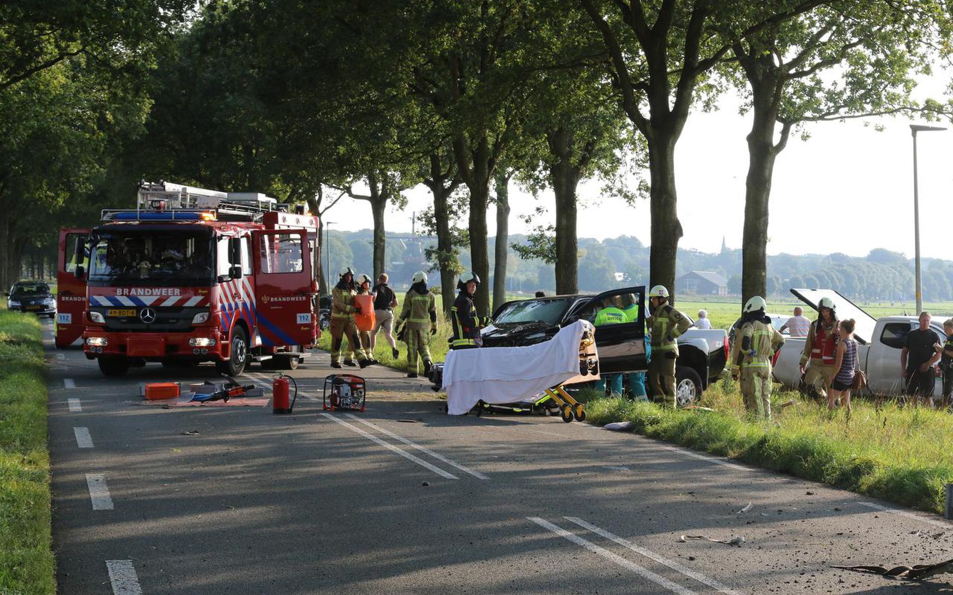 Gewonde Bij Botsing Tussen Pick-uptruck En Personenauto De Groeve ...