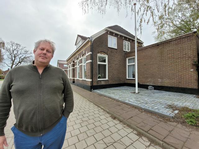 Vergeten geschiedenis in kloek boekwerk: hoe Schoonebeek zijn eigen Zwartboek beleefde