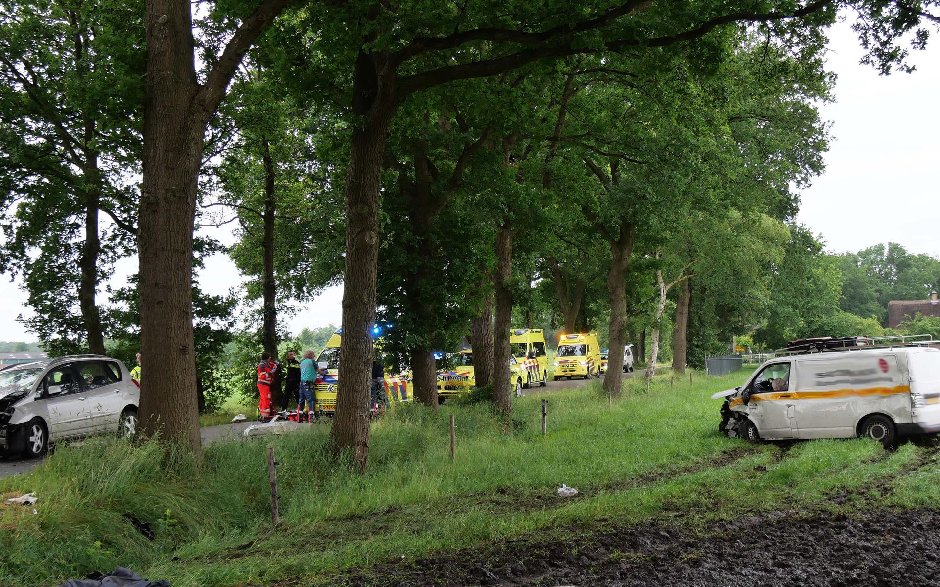 Twee gewonden (46) en (27) uit Hoogeveen en Midden-Drenthe bij ernstig ongeluk bij Stuifzand (update